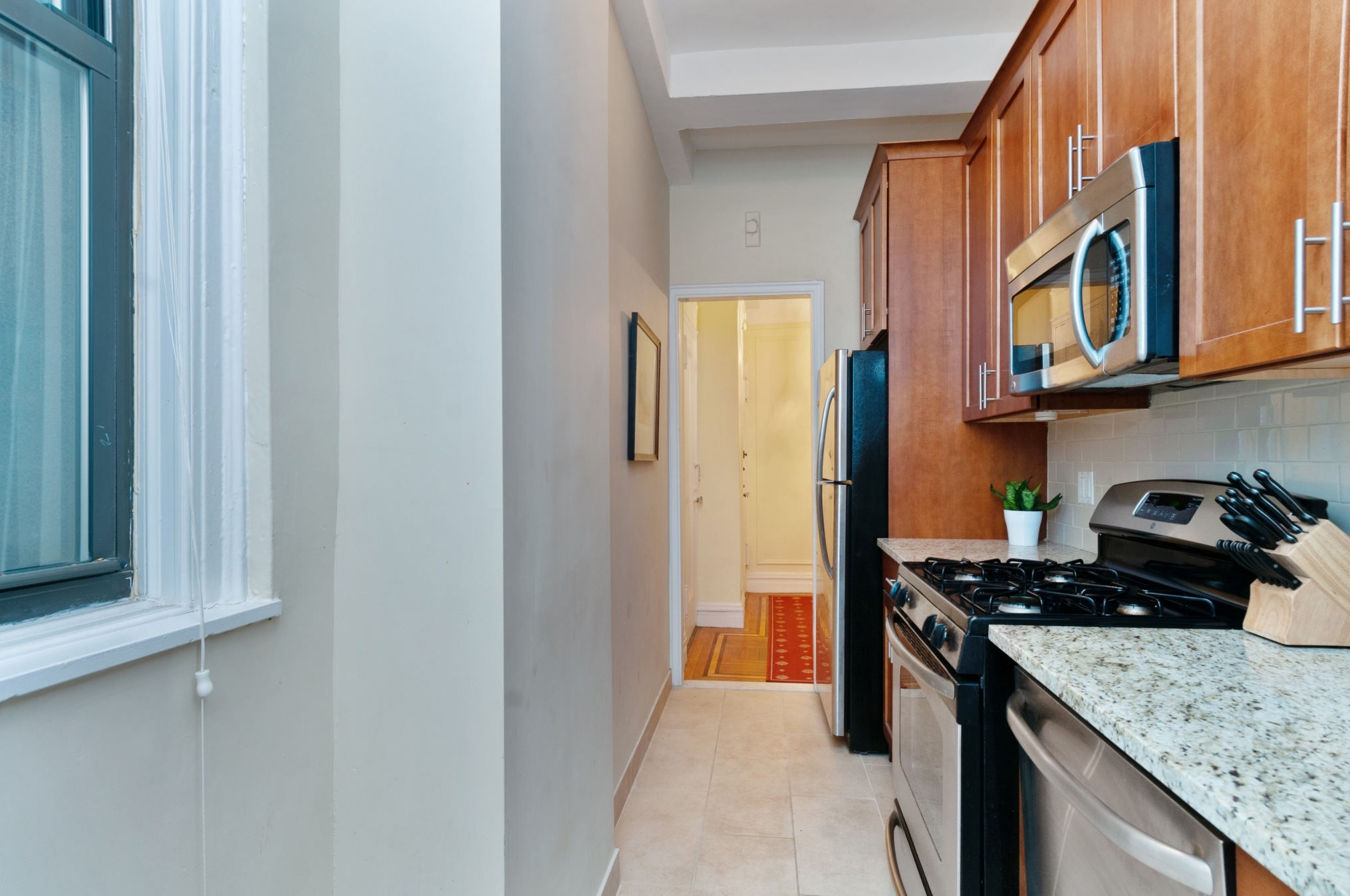 201 West 89th Street, Unit 4H Manhattan, NY 10024 - Photo 5 of 7