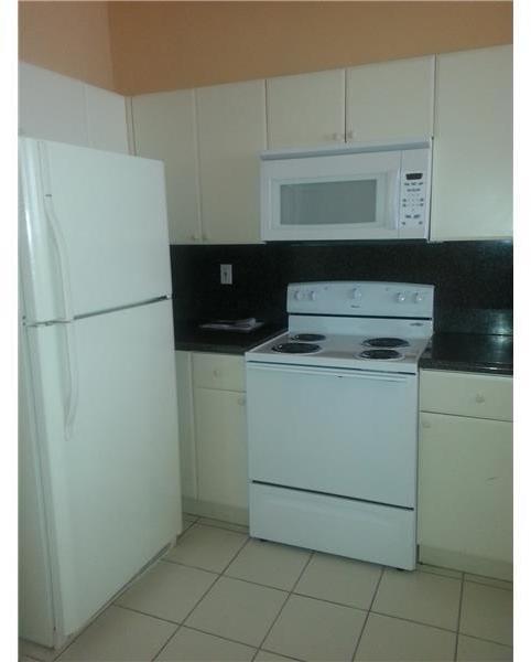 2908 Southeast 17th Avenue, Unit 200 Homestead, FL 33035 - Photo 4 of 12