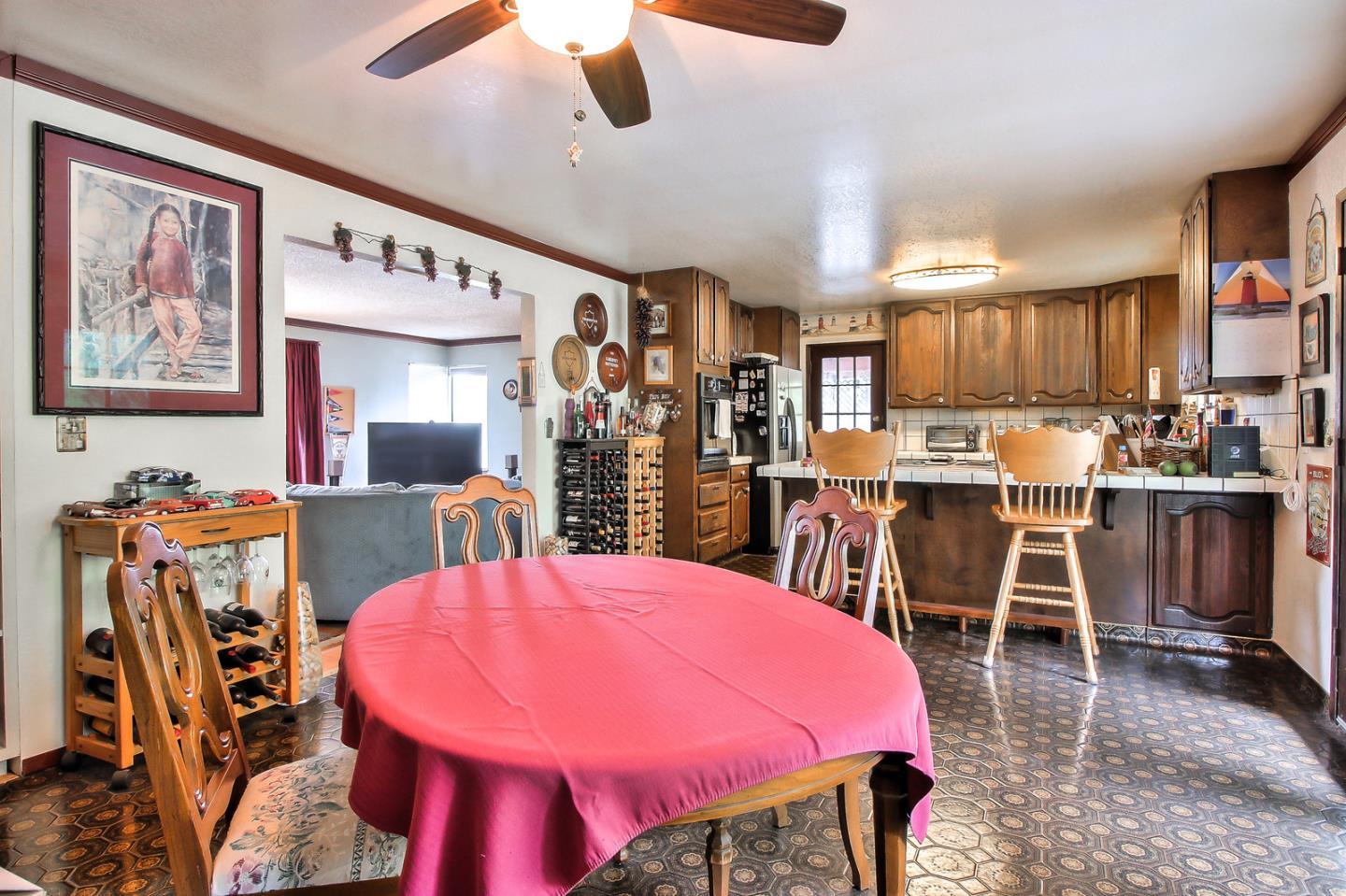 18421 Moro Road Salinas, CA 93907 - Photo 16 of 43 Gallery Image 16