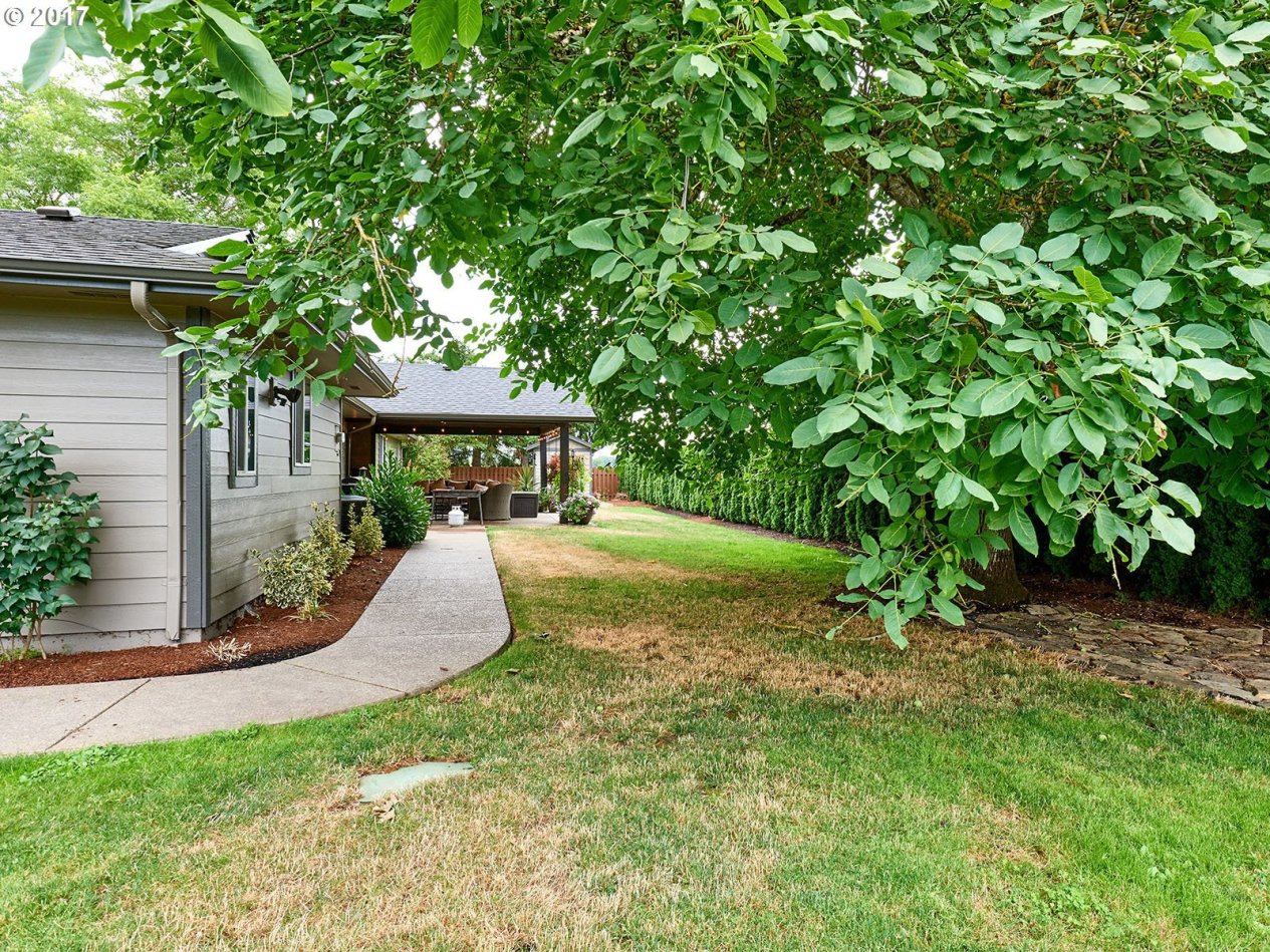 1365 Cooley Road Woodburn, OR 97071 - Photo 16 of 32 Gallery Image 16