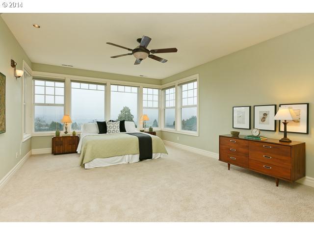 4426 Southwest Hamilton Terrace Portland, OR 97239 - Photo 9 of 16 Gallery Image 9