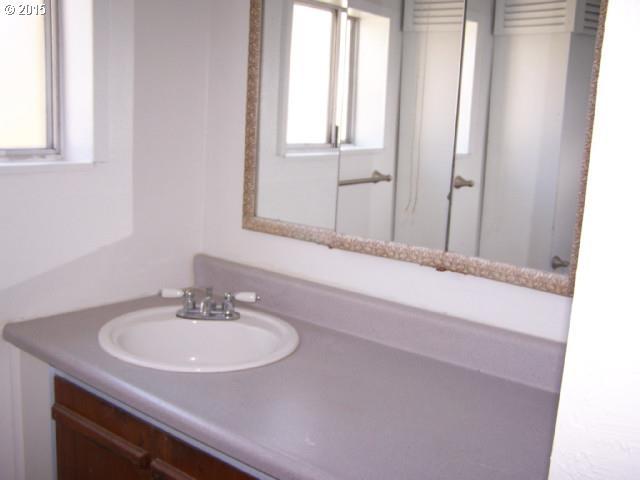 800 Doyle Street Reedsport, OR 97467 - Photo 10 of 13 Gallery Image 10