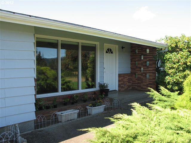 690 Frankton Road Hood River, OR 97031 - Photo 14 of 16 Gallery Image 14
