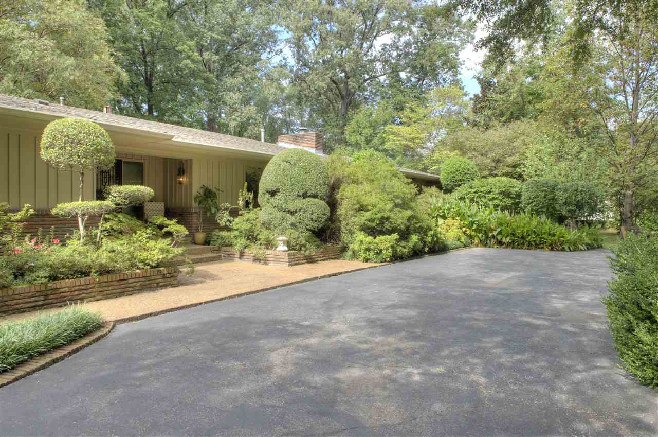 355 Waring Road Memphis, TN 38117 - Photo 2 of 25