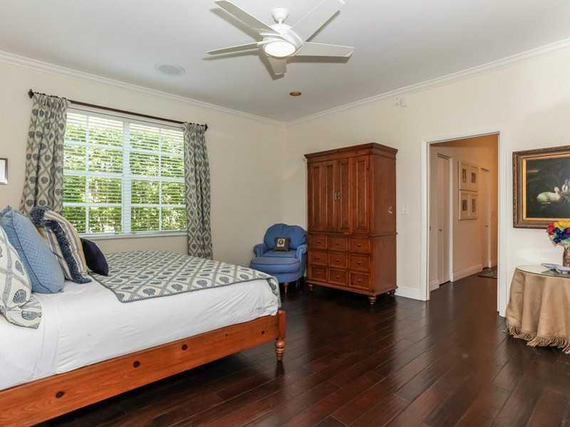 5774 Southwest 76th Terrace South Miami, FL 33143 - Photo 15 of 35