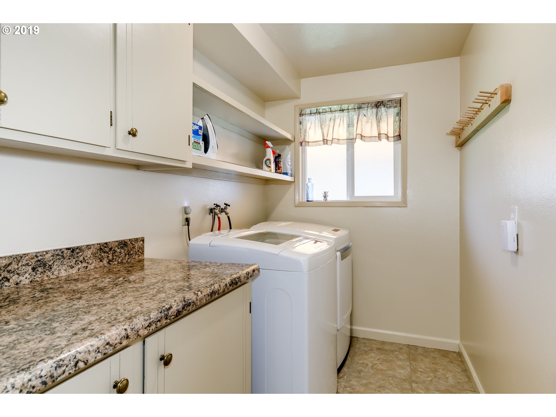 637 64th Street Springfield, OR 97478 - Photo 11 of 17