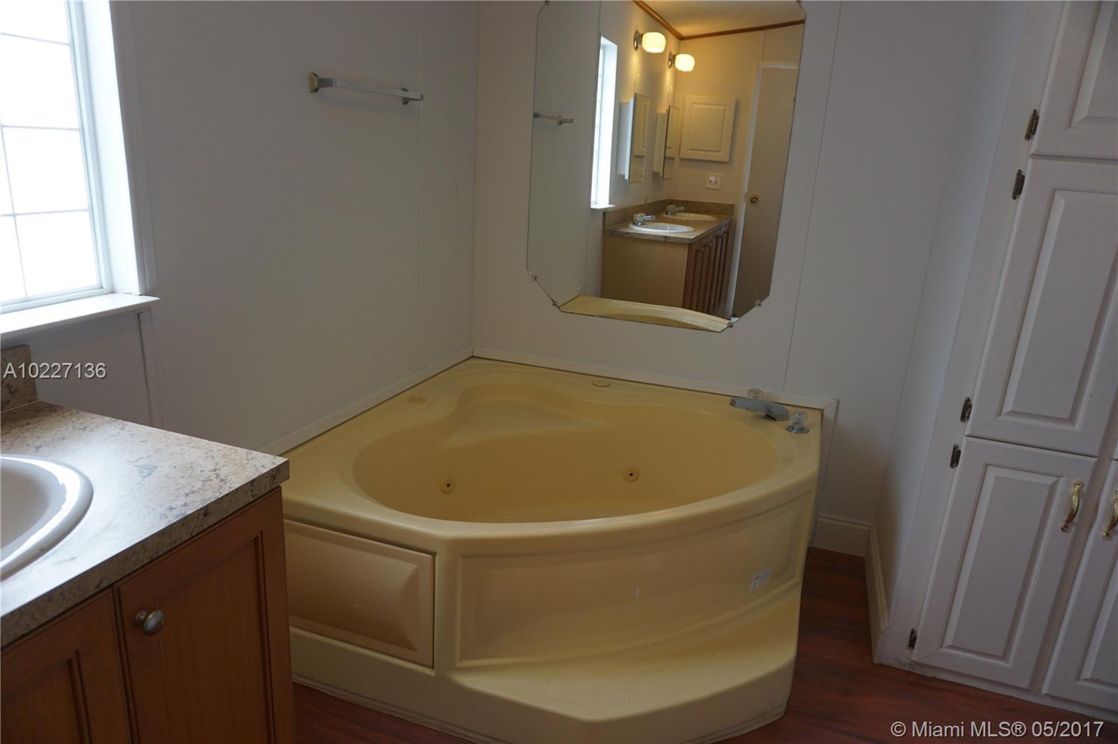 22850 Cascade Road Boca Raton, FL 33428 - Photo 11 of 16