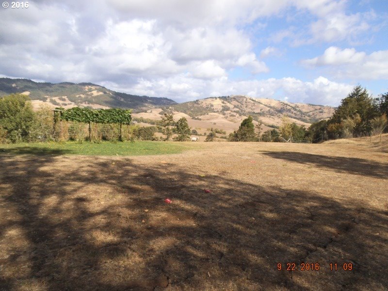 2420 Happy Valley Road Roseburg, OR 97471 - Photo 26 of 31 Gallery Image 26