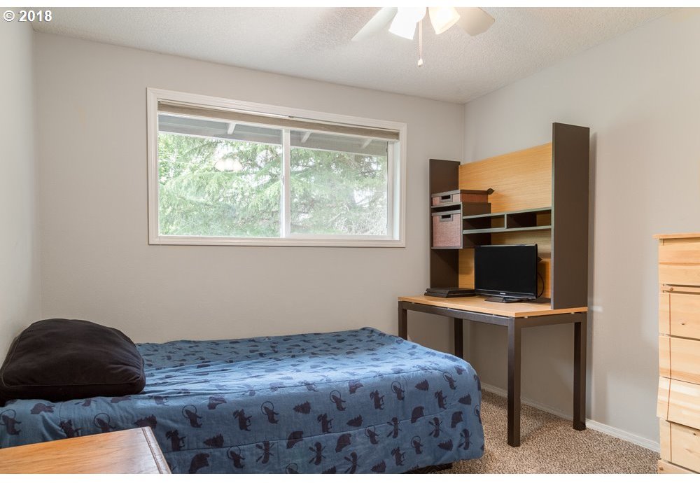 7239 Southeast Cottrell Road Gresham, OR 97080 - Photo 14 of 32 Gallery Image 14