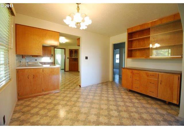 22331 Boones Ferry Road Northeast Aurora, OR 97002 - Photo 2 of 13 Gallery Image 2
