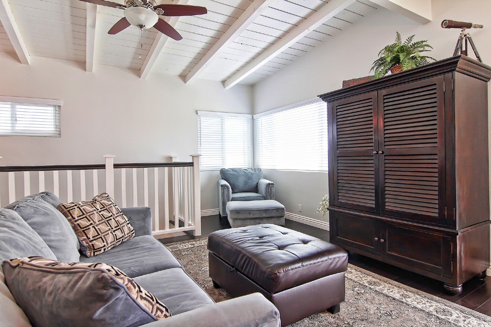 905 North Valley Drive Manhattan Beach, CA 90266 - Photo 4 of 18