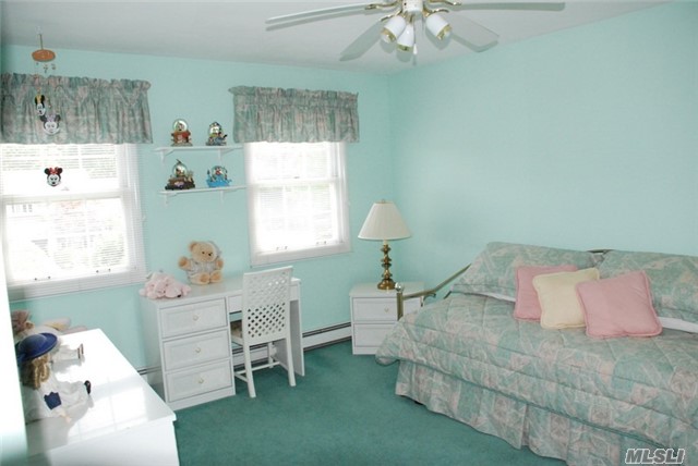 30 Fleetwood Road Commack, NY 11725 - Photo 16 of 20 Gallery Image 16