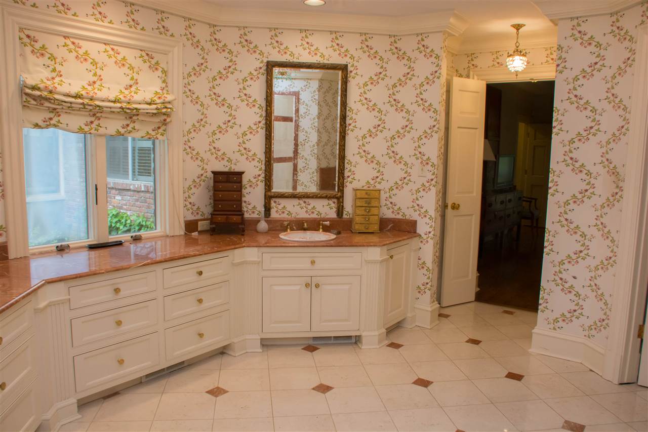 391 South Shady Grove Road Memphis, TN 38120 - Photo 20 of 25 Gallery Image 20