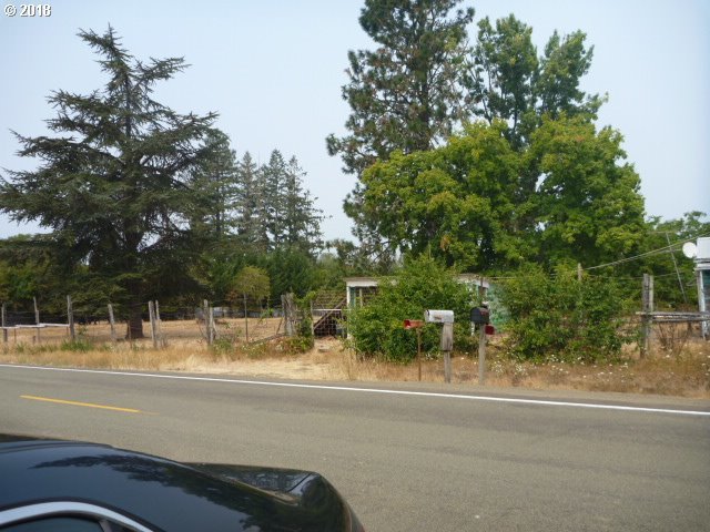 1736 Plat I Road Sutherlin, OR 97479 - Photo 2 of 5