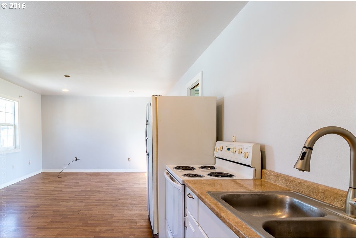 1303 Umpqua Road Woodburn, OR 97071 - Photo 16 of 26 Gallery Image 16