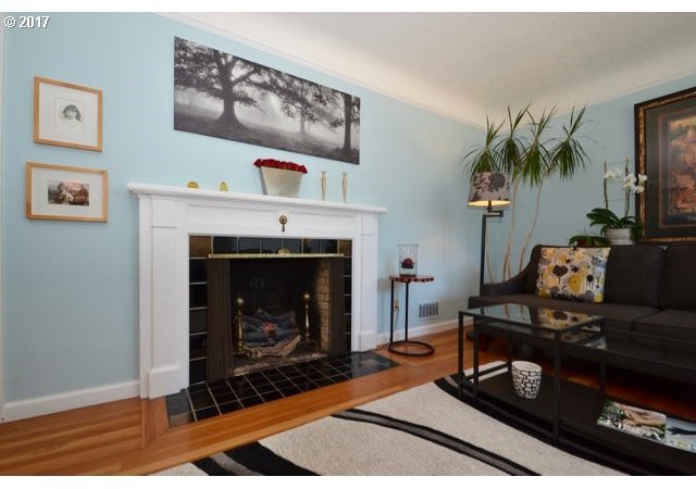 1685 Southwest Sunset Boulevard Portland, OR 97239 - Photo 6 of 32 Gallery Image 6