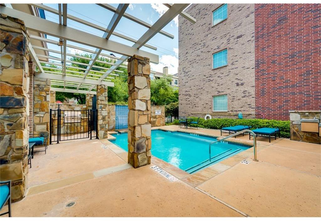 Beautiful Pool, Outdoor living and grilling area - Westview Condos Fort Worth
