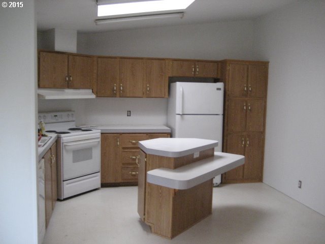 22635 Southwest Riggs Road Beaverton, OR 97078 - Photo 5 of 17