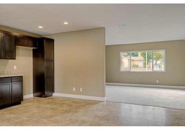 9863 Via Rita Santee, CA 92071 - Photo 5 of 19 Gallery Image 5