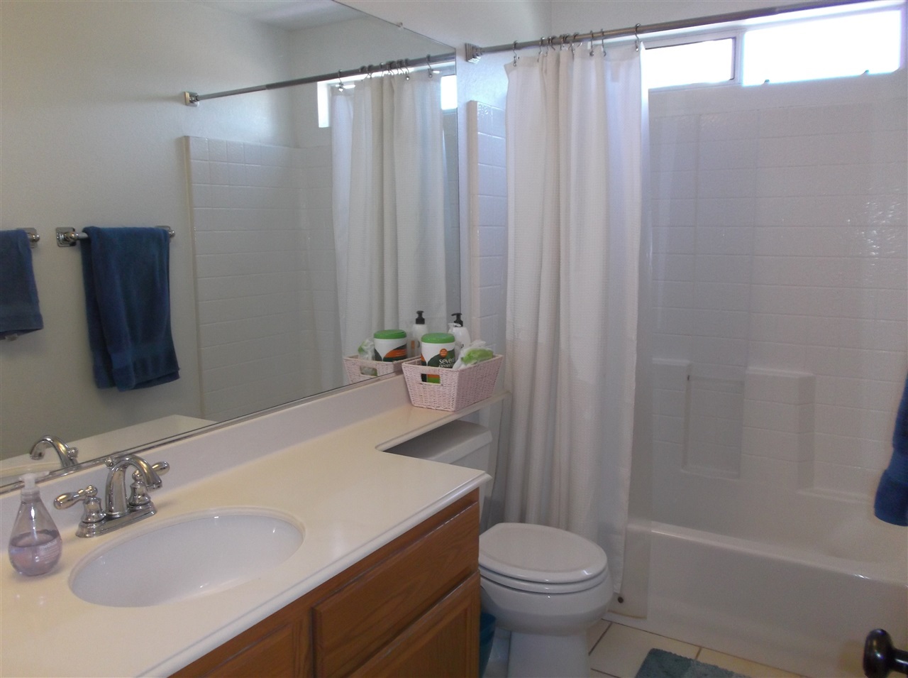 562 Fern Ridge Court Oceanside, CA 92058 - Photo 14 of 25 Gallery Image 14
