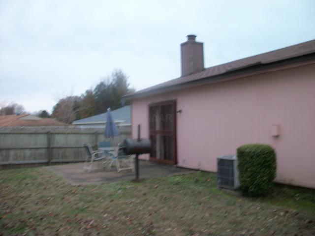 4906 Chevron Road Memphis, TN 38118 - Photo 8 of 8 Patio Area