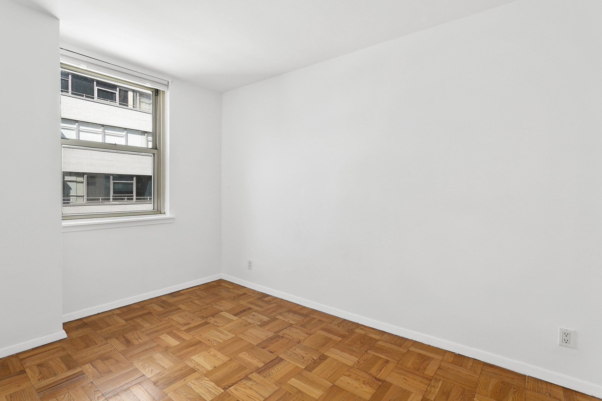 200 East 58th Street, Unit 16D Manhattan, NY 10022 - Photo 2 of 6