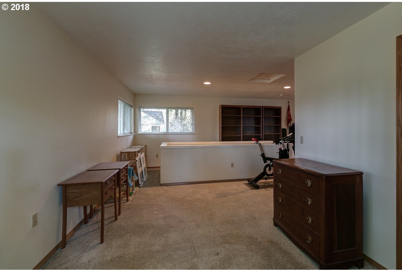 22786 Jennie Road Lyons, OR 97358 - Photo 20 of 32 Gallery Image 20