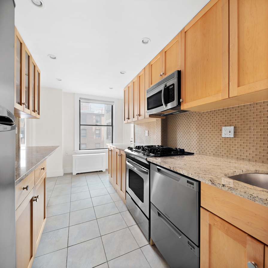 175 West 93rd Street, Unit 10E Manhattan, NY 10025 - Photo 3 of 7
