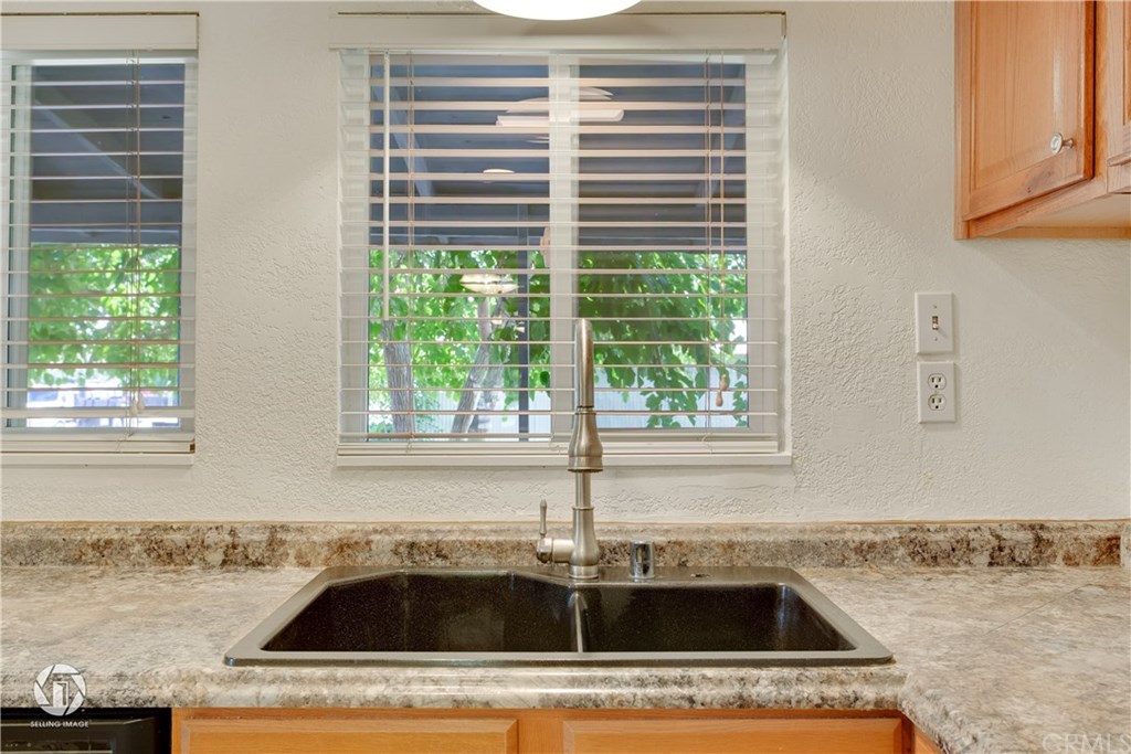 220 Tyler Street Taft, CA 93268 - Photo 15 of 36