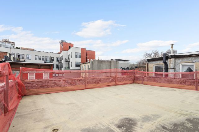 $1,300,000 | 7 Fillmore Place | Williamsburg