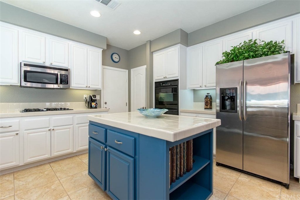 32009 Hummingbird Way Temecula, CA 92592 - Photo 10 of 40