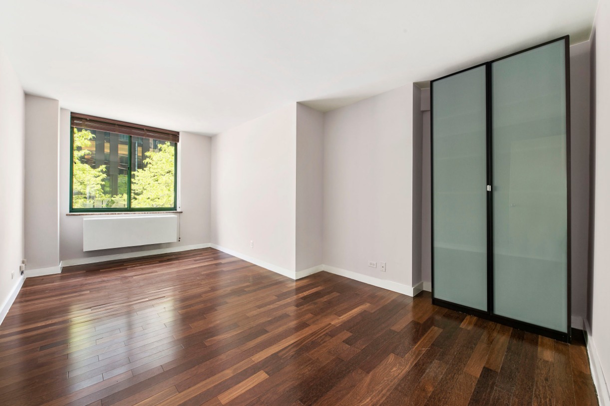 275 Greenwich Street, Unit 2K Manhattan, NY 10007 - Photo 4 of 7