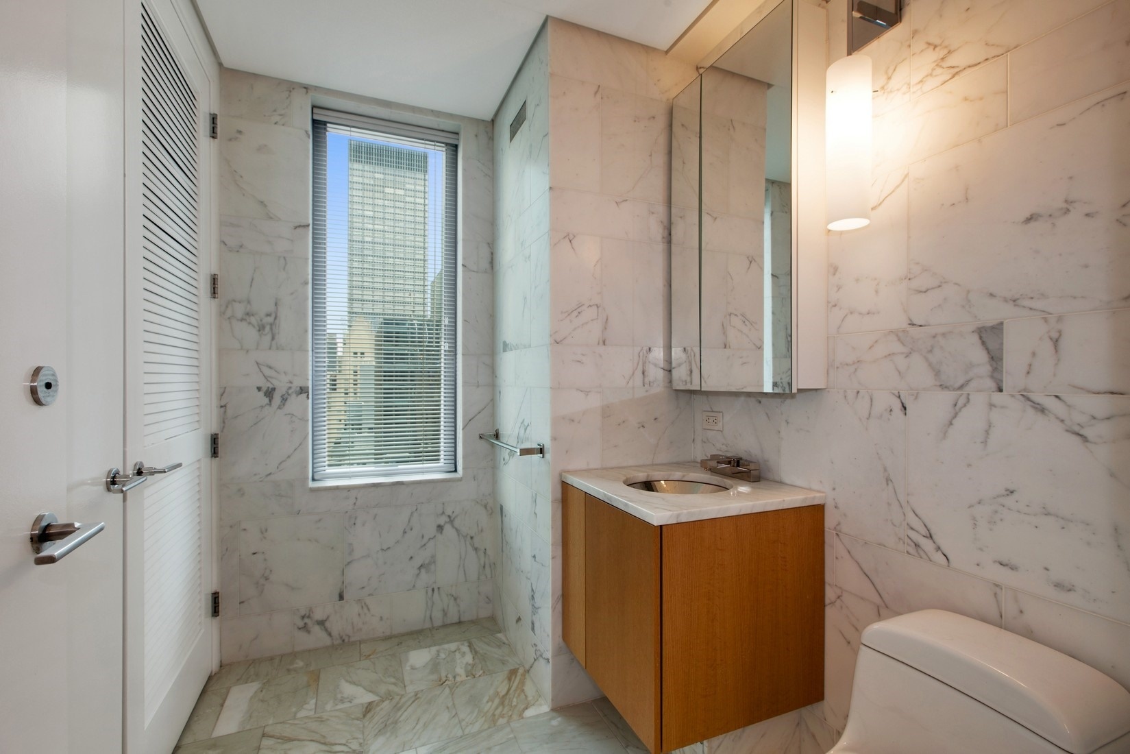 18 West 48th Street, Unit 21B Manhattan, NY 10036 - Photo 5 of 7