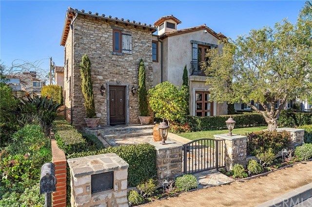 $2,842,000 | 511 Fullerton Avenue, Newport Beach, CA 92663