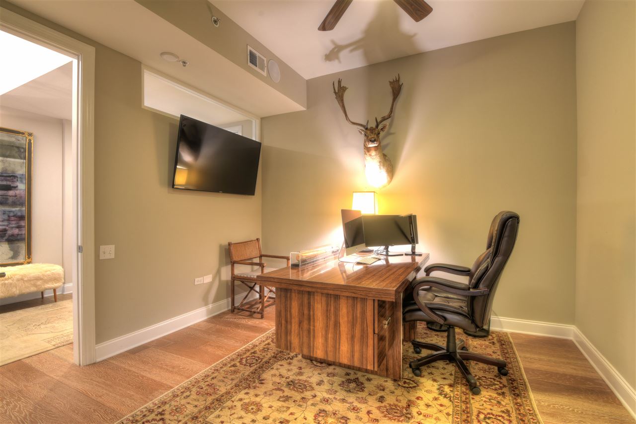 717 Riverside Drive, Unit 1005 Memphis, TN 38103 - Photo 3 of 25