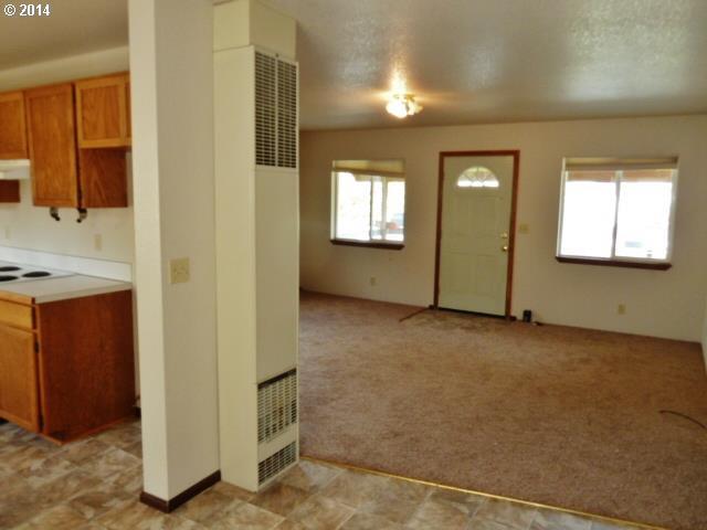 60 Southwest Wheeler Street Winston, OR 97496 - Photo 8 of 16 Gallery Image 8