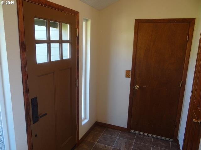 1113 Hemlock Court Reedsport, OR 97467 - Photo 11 of 16 Gallery Image 11
