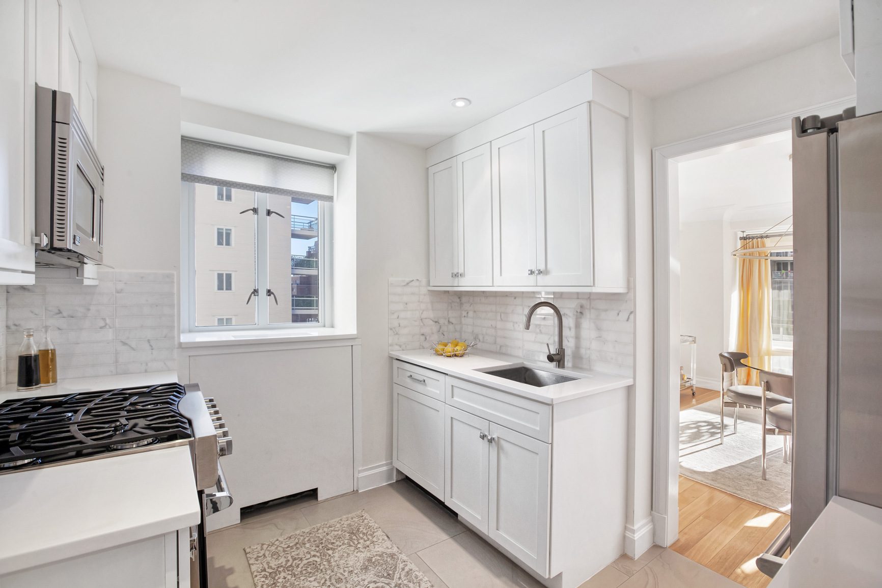 200 East 66th Street, Unit C1004 Manhattan, NY 10065 - Photo 4 of 10