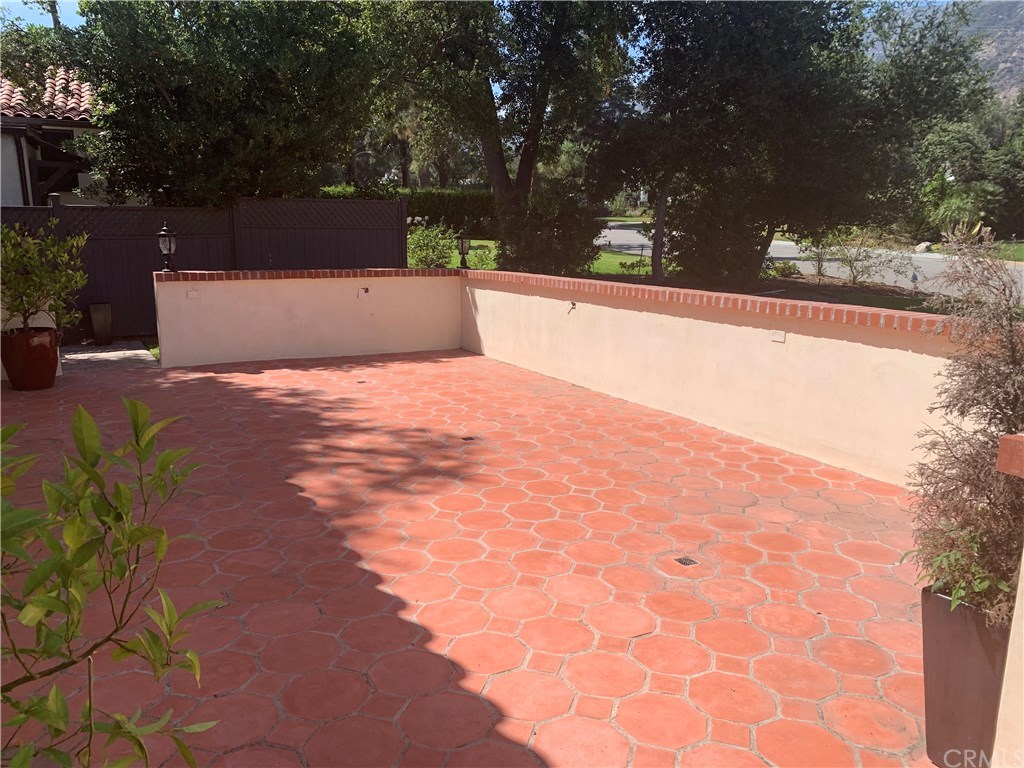 2062 Midwick Drive Altadena, CA 91001 - Photo 8 of 51