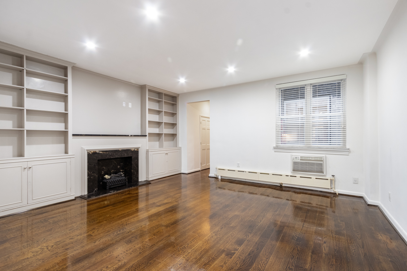 160 East 74th Street, Unit 2 Manhattan, NY 10021 - Photo 2 of 6