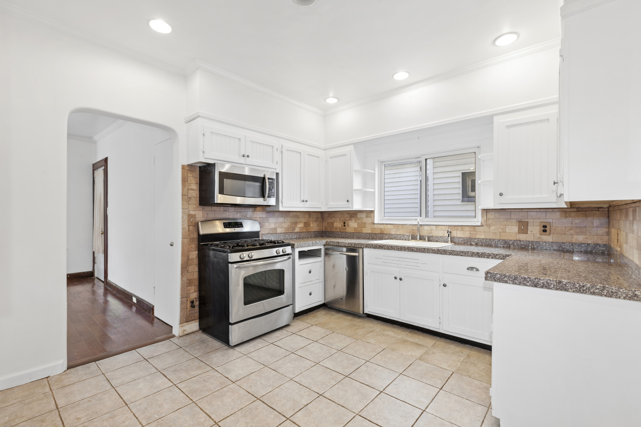 665 Westminster Road, Unit 1 Brooklyn, NY 11230 - Photo 4 of 7