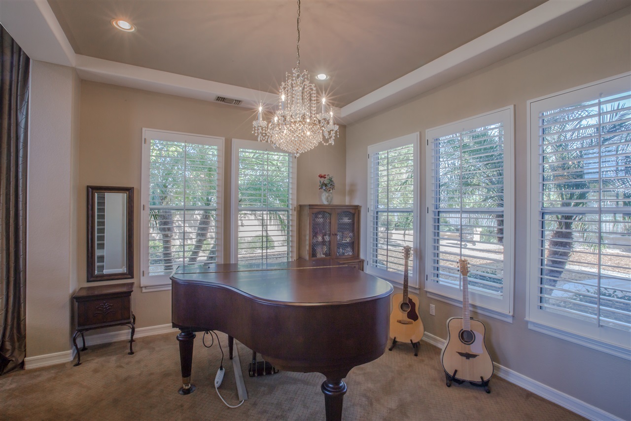 12124 Travertine Court Poway, CA 92064 - Photo 5 of 25