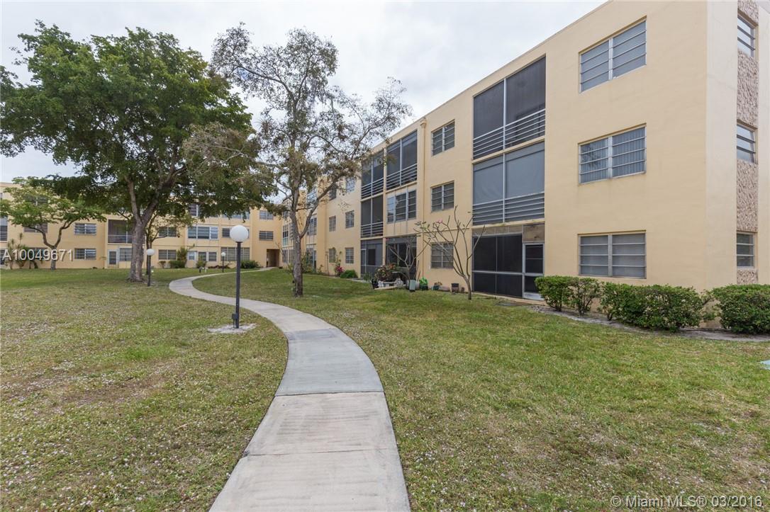 201 Berkley Road, Unit 202 Hollywood, FL 33024 - Photo 15 of 21