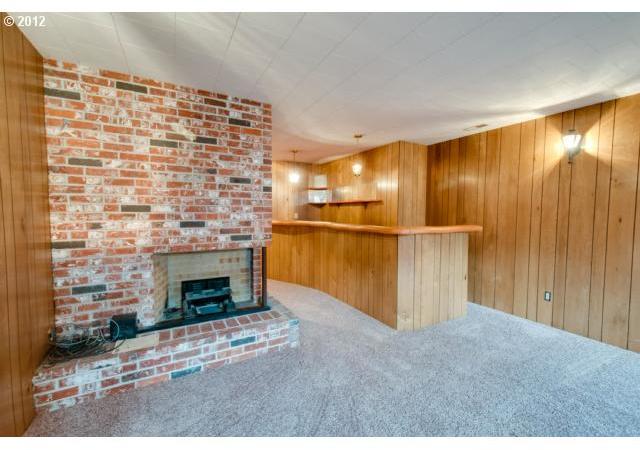862 Southwest Troy Street Portland, OR 97219 - Photo 8 of 16 Gallery Image 8