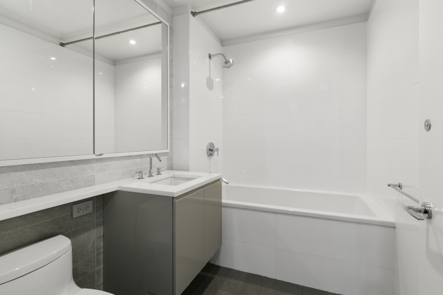 50 Riverside Boulevard, Unit 9J Manhattan, NY 10069 - Photo 6 of 9
