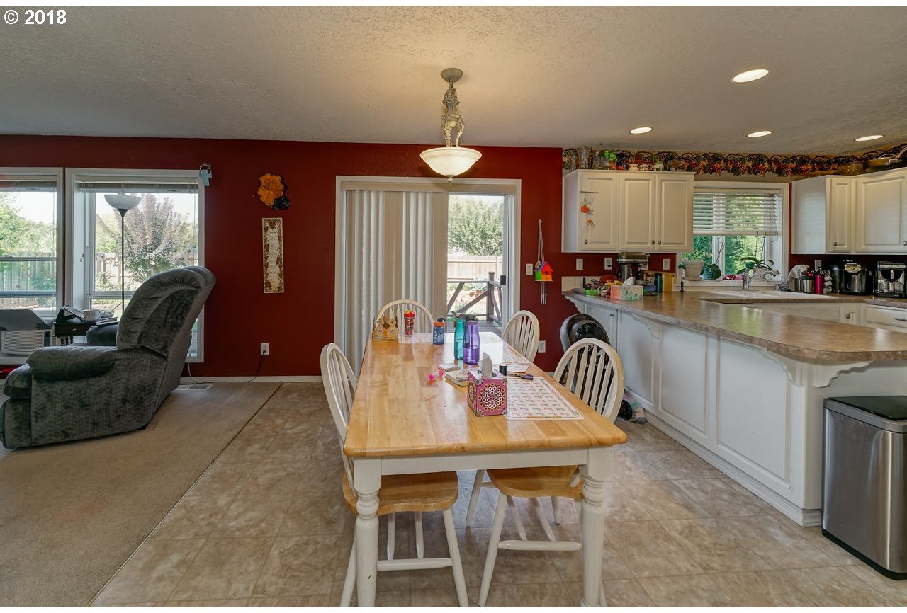 1275 Independence Avenue Woodburn, OR 97071 - Photo 15 of 32