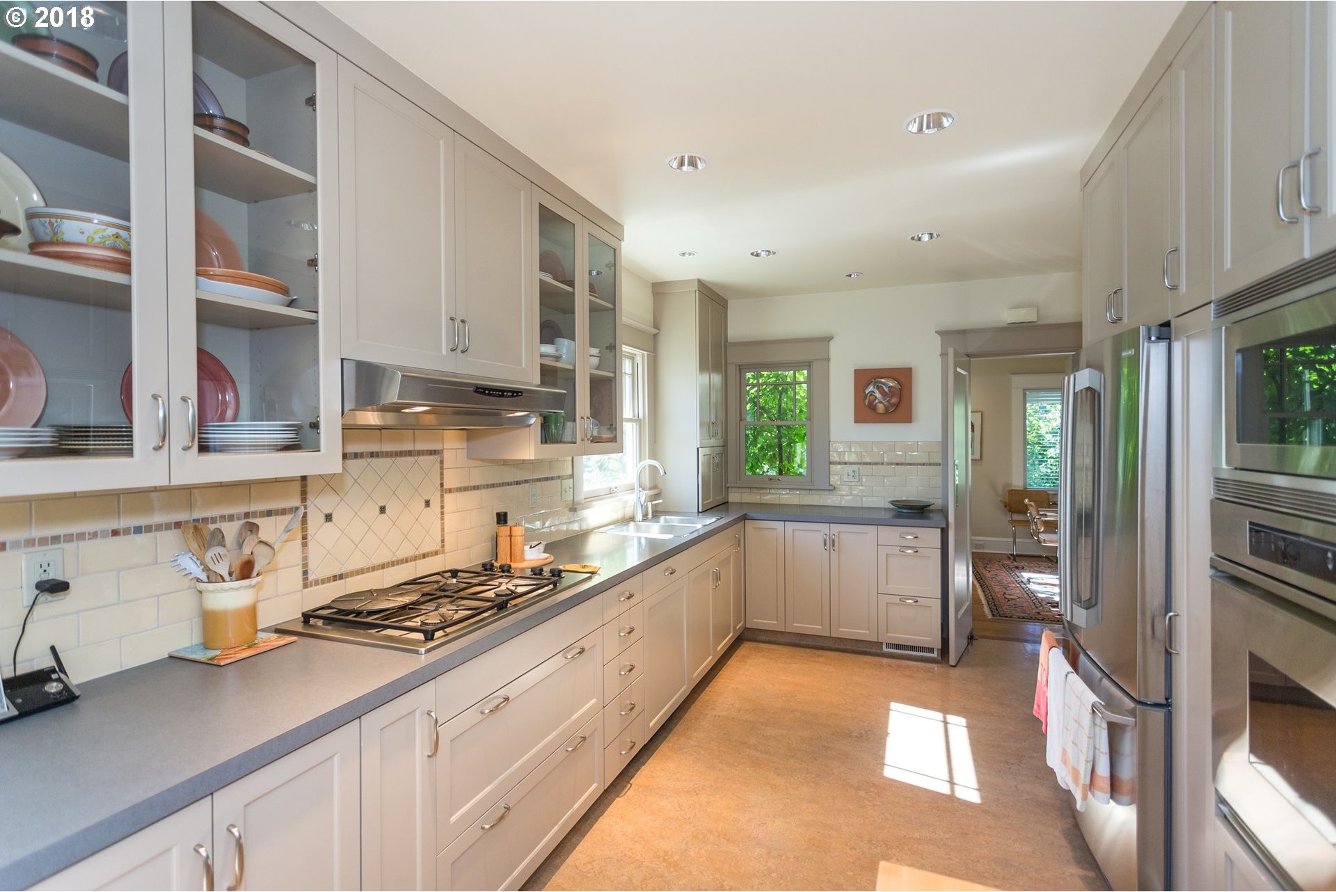 127 Southwest Hamilton Street Portland, OR 97239 - Photo 7 of 25 Gallery Image 7