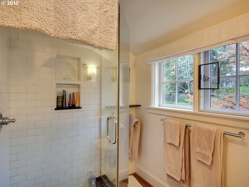 3365 Southwest Talbot Road Portland, OR 97201 - Photo 15 of 30 Gallery Image 15