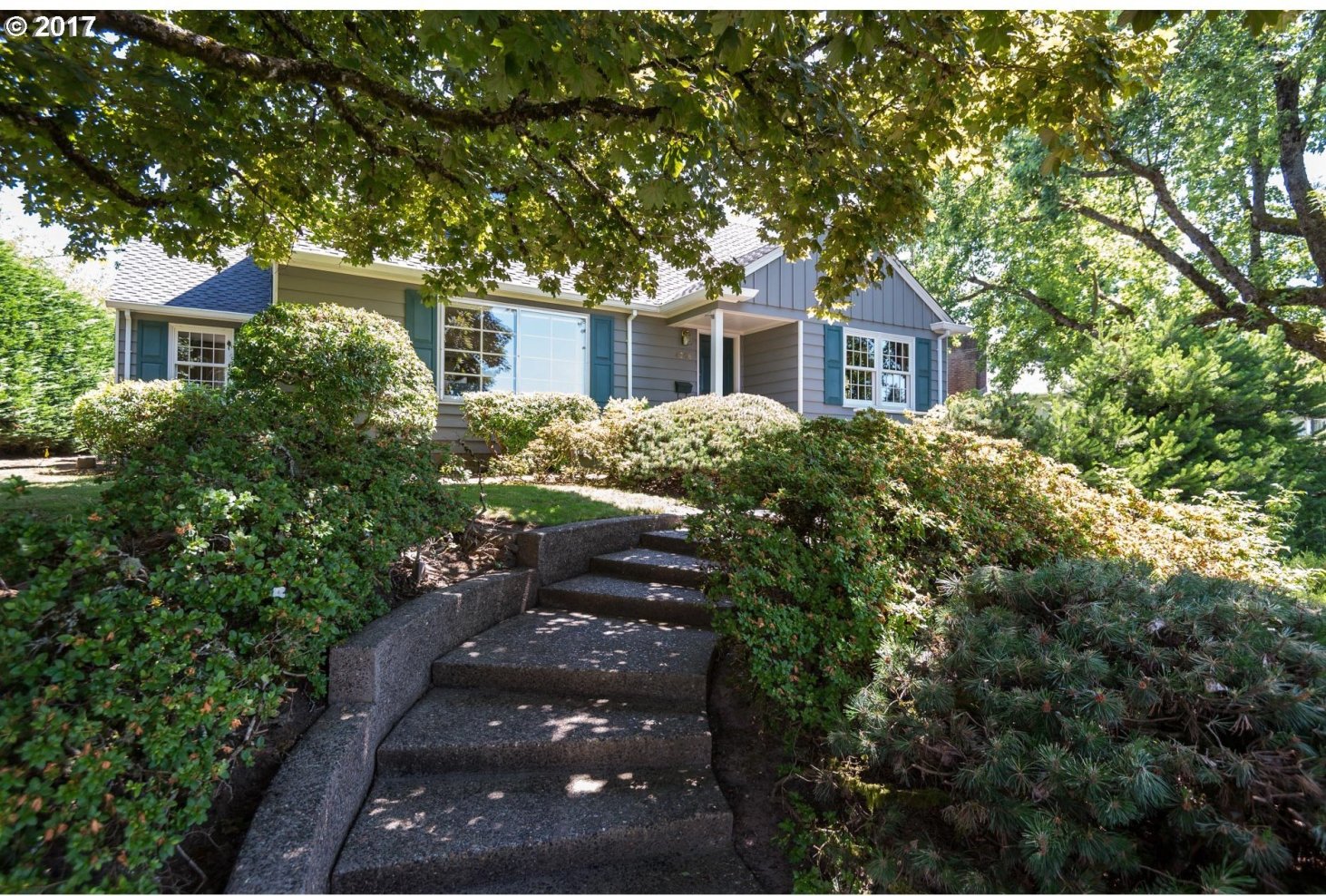4256 Southwest Patrick Place Portland, OR 97239 - Photo 6 of 32