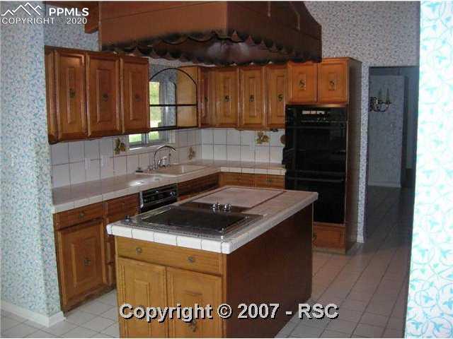 11350 Holmes Road Colorado Springs, CO 80908 - Photo 3 of 14 Kitchen
